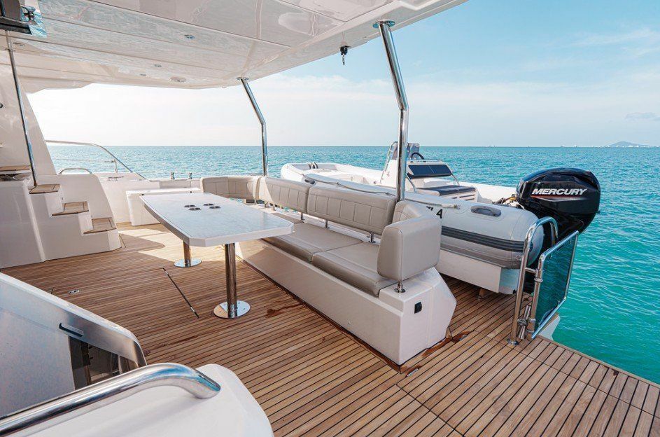 Aquila 54 | Eclipse