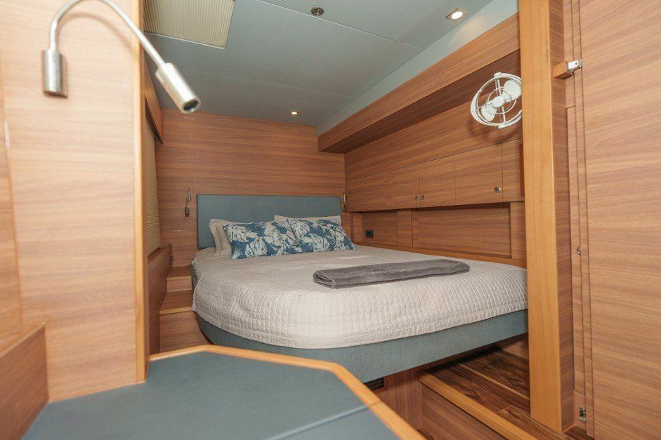 Aquila 54 | Eclipse