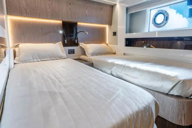 Azimut S7 | Swaha