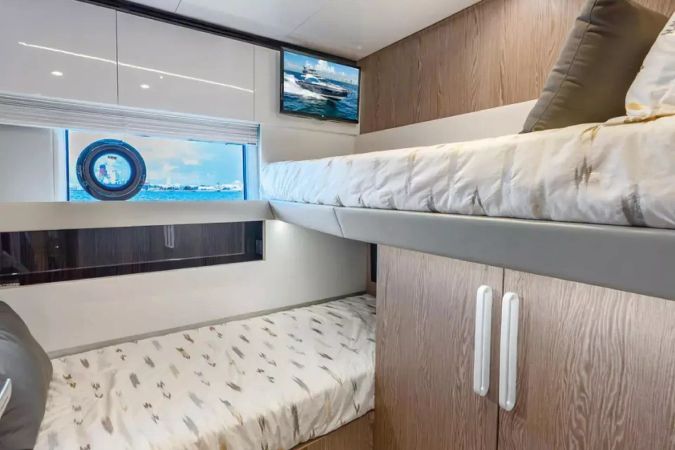 Azimut S7 | Swaha