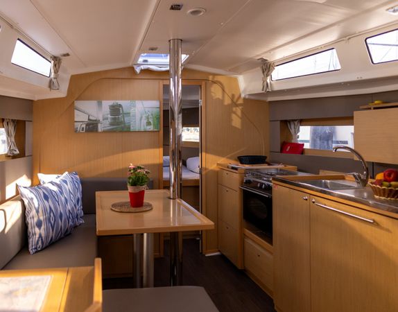 Beneteau Oceanis 38 | Moin