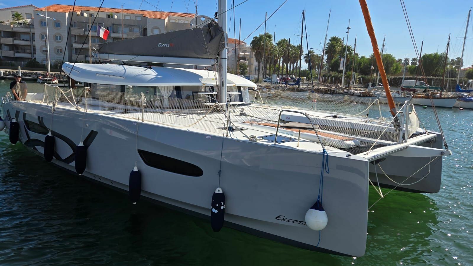 Excess 14 | Estel
