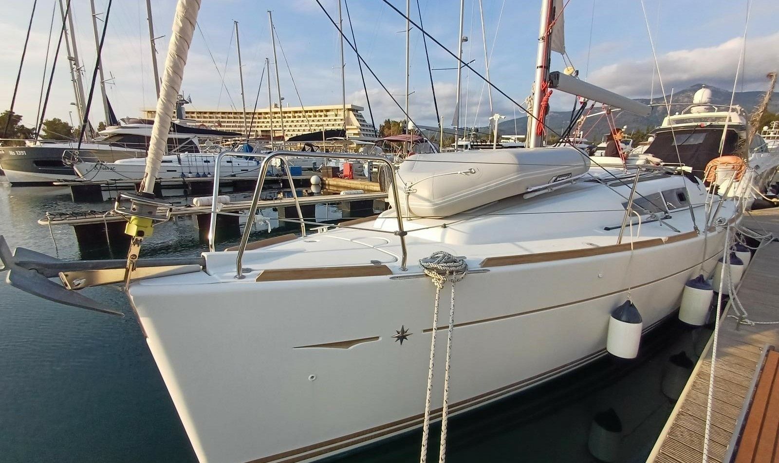 Jeanneau Sun Odyssey 33 | Primer Amor
