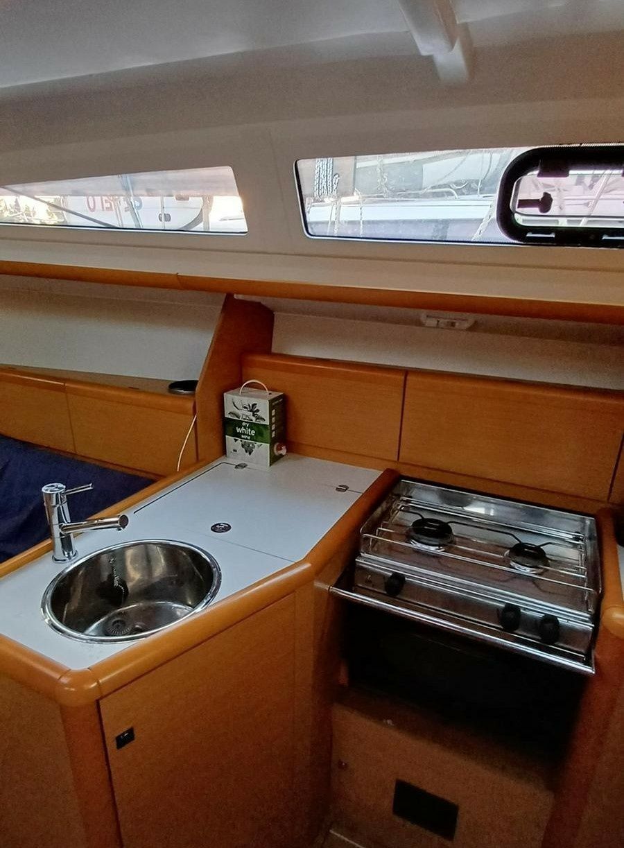 Jeanneau Sun Odyssey 33 | Primer Amor