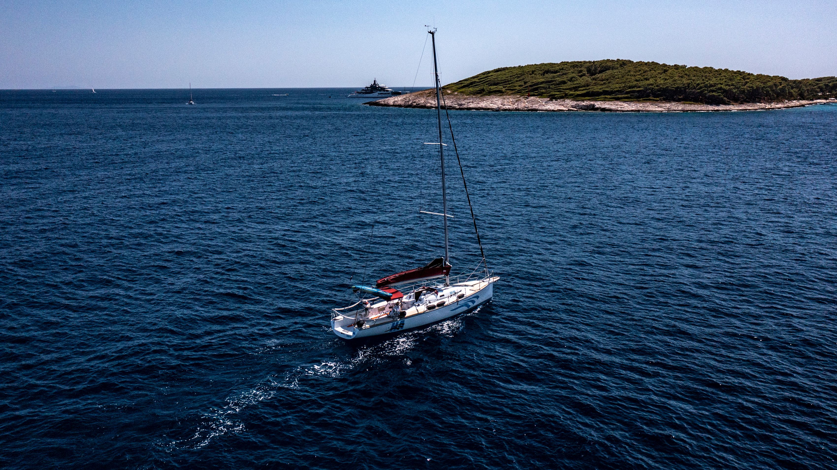 Justin 10 | Hvar 6