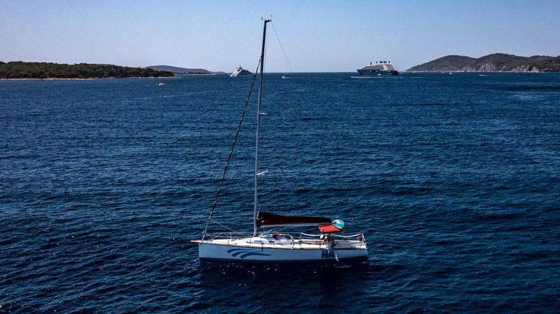 Justin 10 | Hvar 6