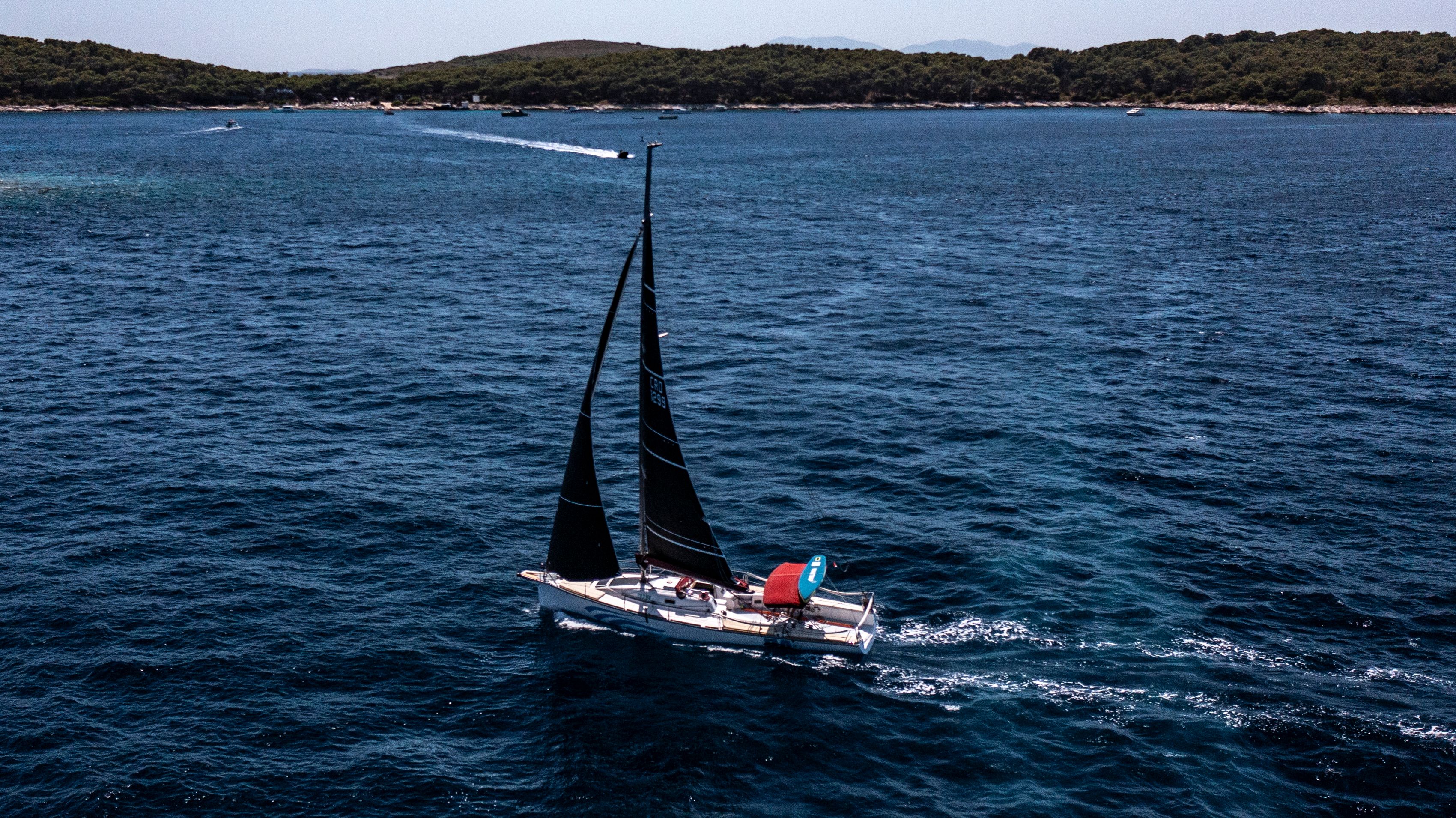 Justin 10 | Hvar 6