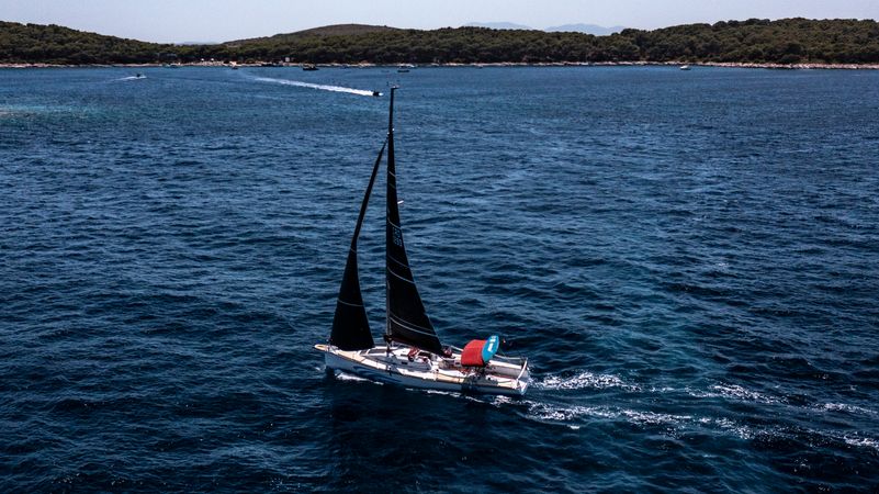 Justin 10 | Hvar 6