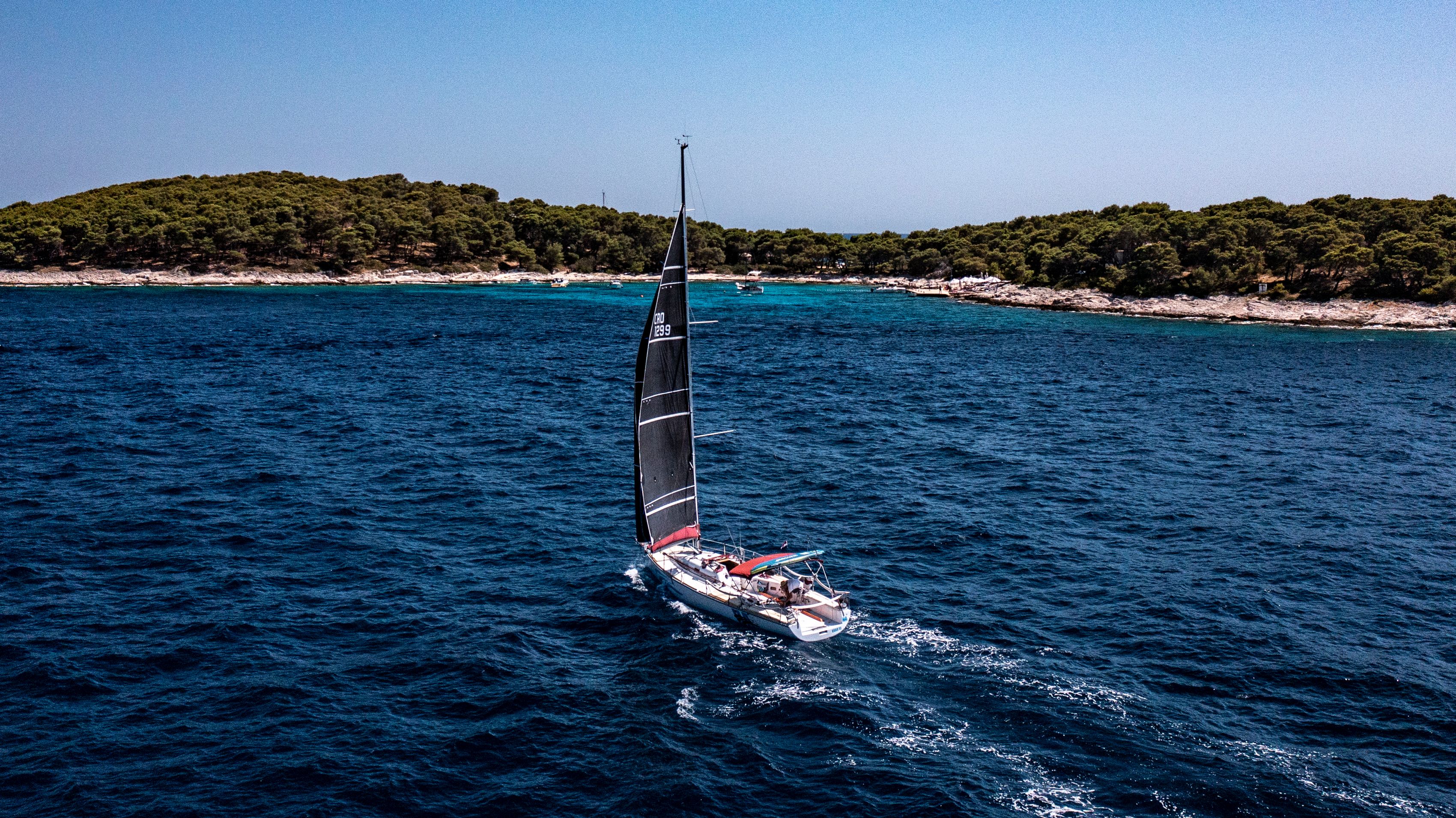 Justin 10 | Hvar 6