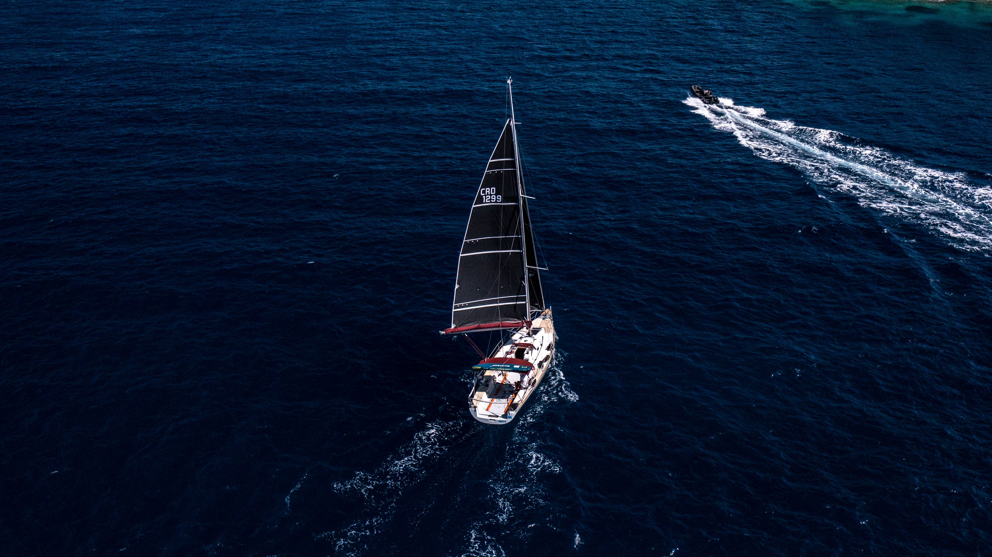 Justin 10 | Hvar 6