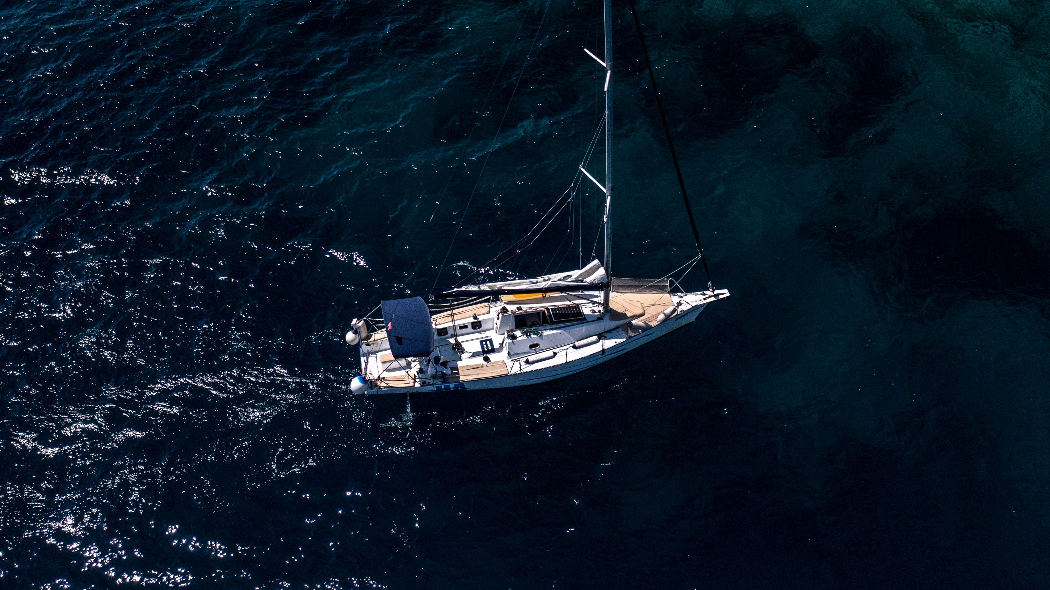 J&J Val 35 | Adventure One