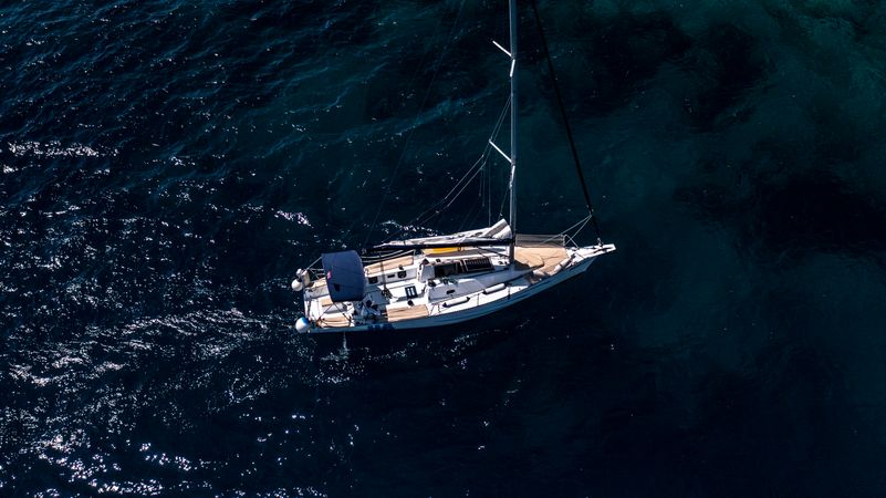 J&J Val 35 | Adventure One