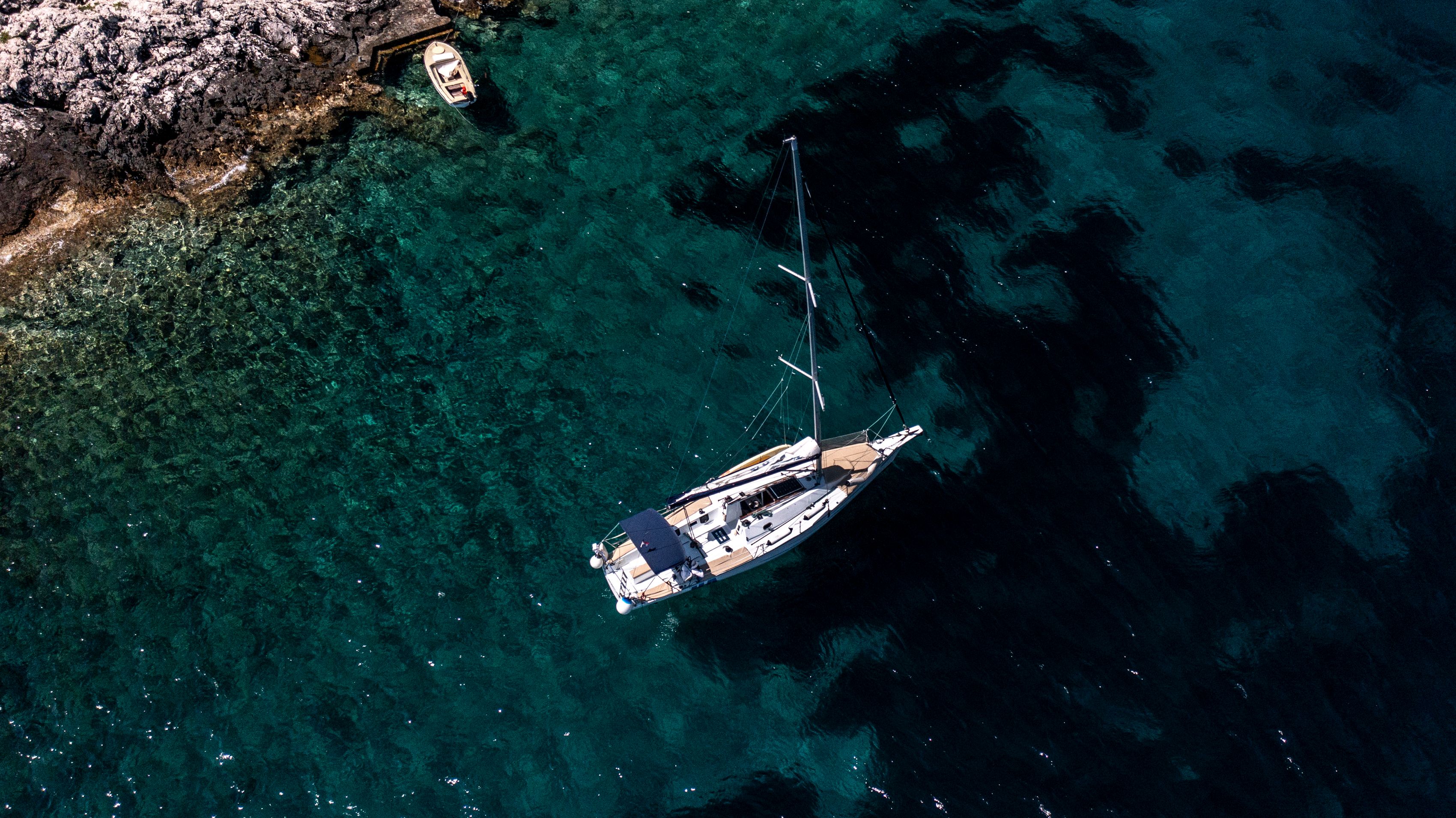 J&J Val 35 | Adventure One