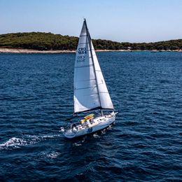 J&J Val 35 | Adventure One