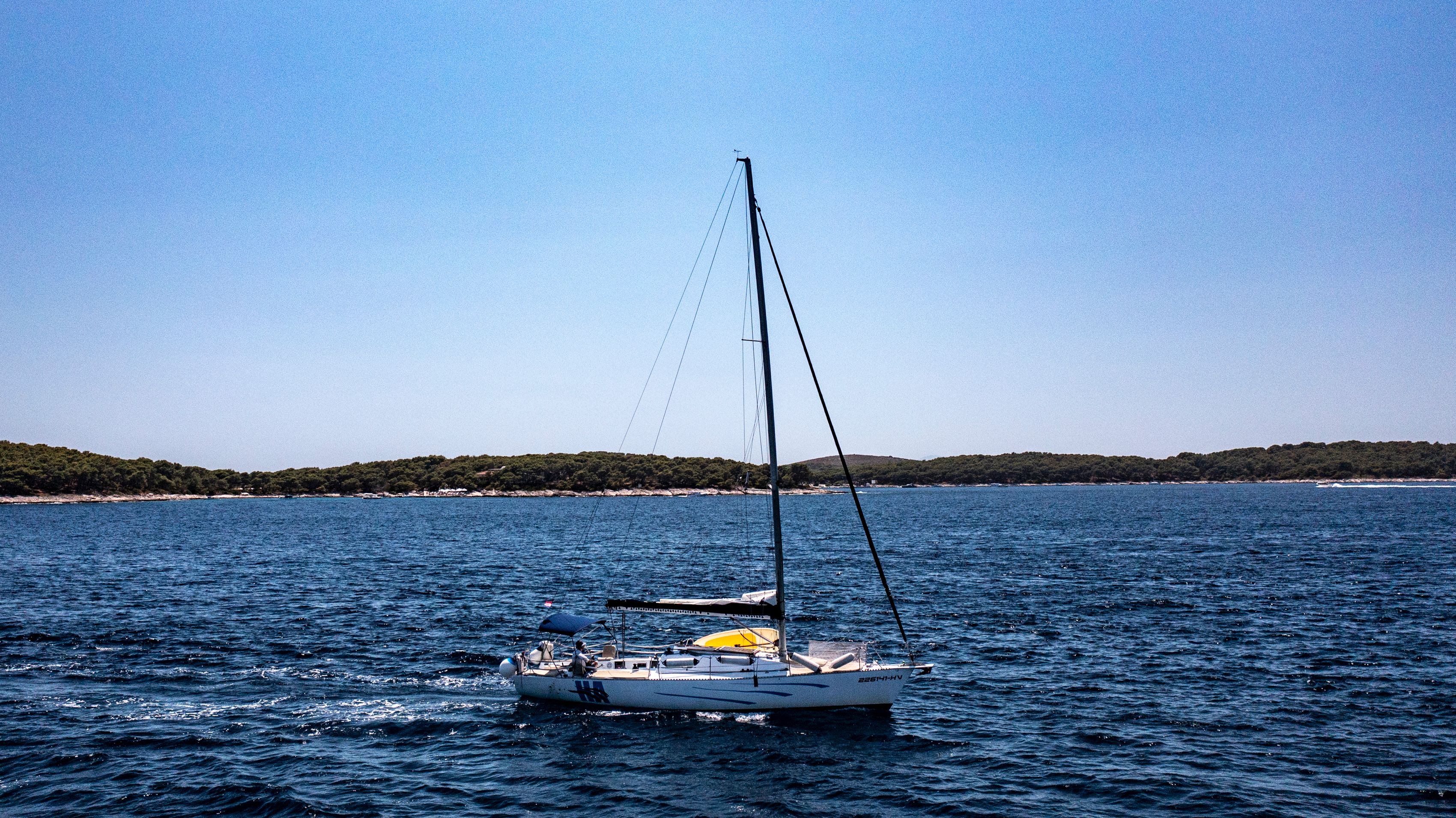 J&J Val 35 | Adventure One