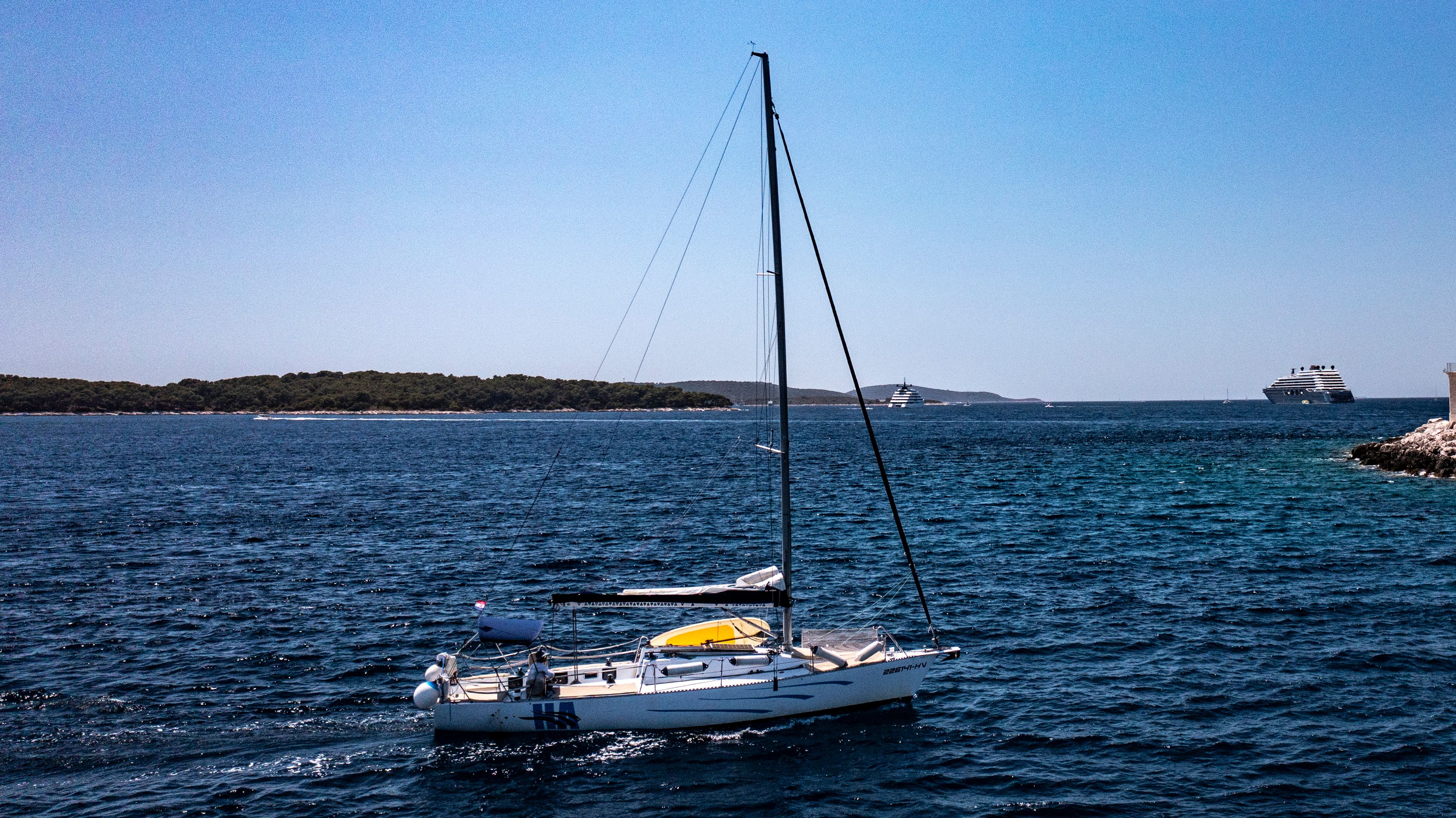 J&J Val 35 | Adventure One