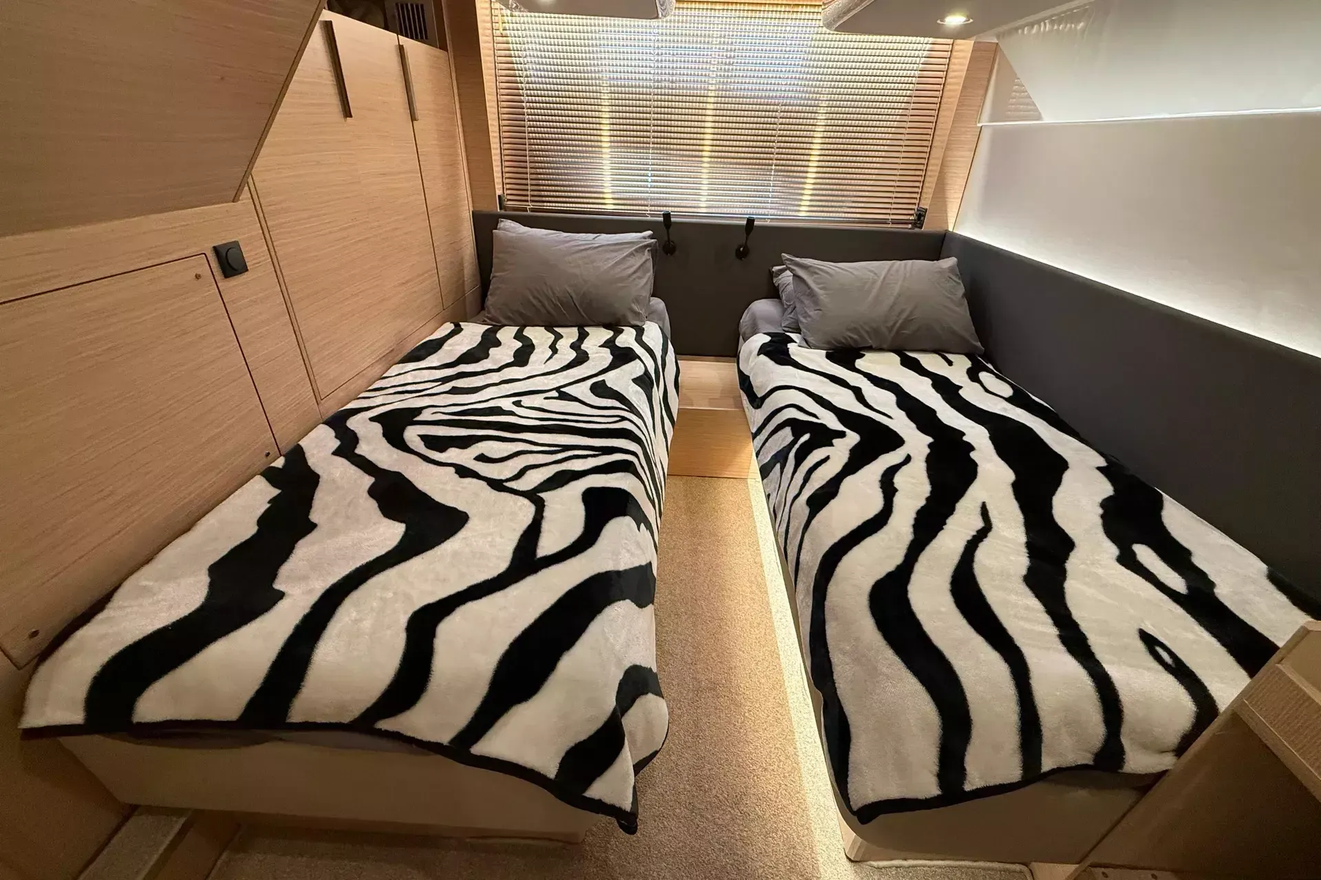 Bavaria S45 | Scorpion