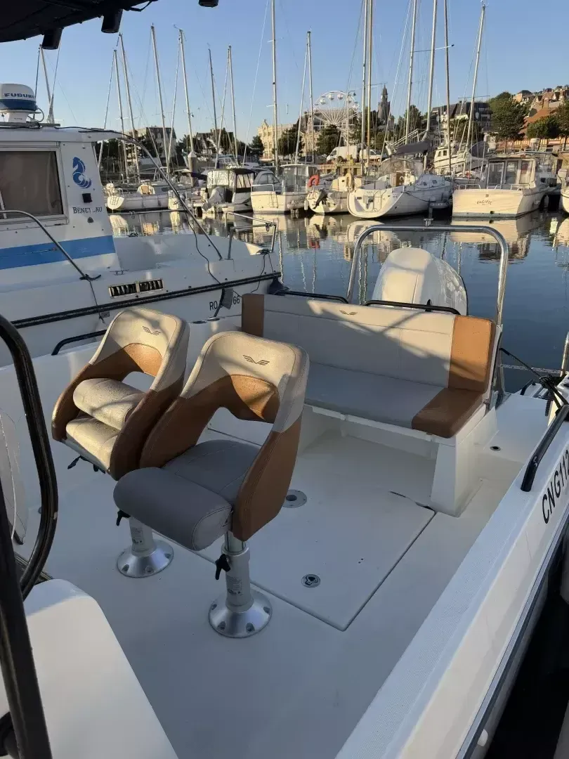 Beneteau Flyer 7 | Le Castille