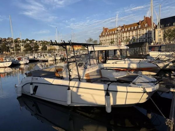Beneteau Flyer 7 | Le Castille