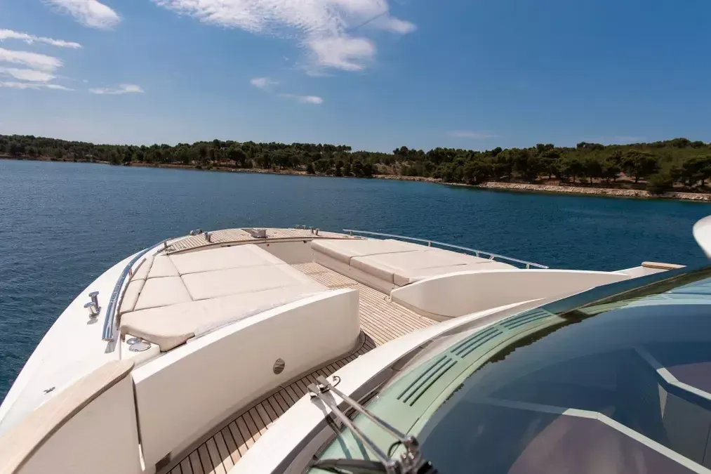 Beneteau Monte Carlo 66 | Five Weeks