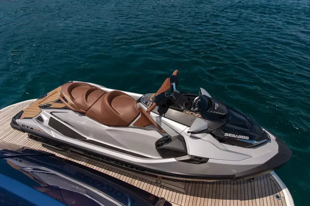 Beneteau Monte Carlo 66 | Five Weeks