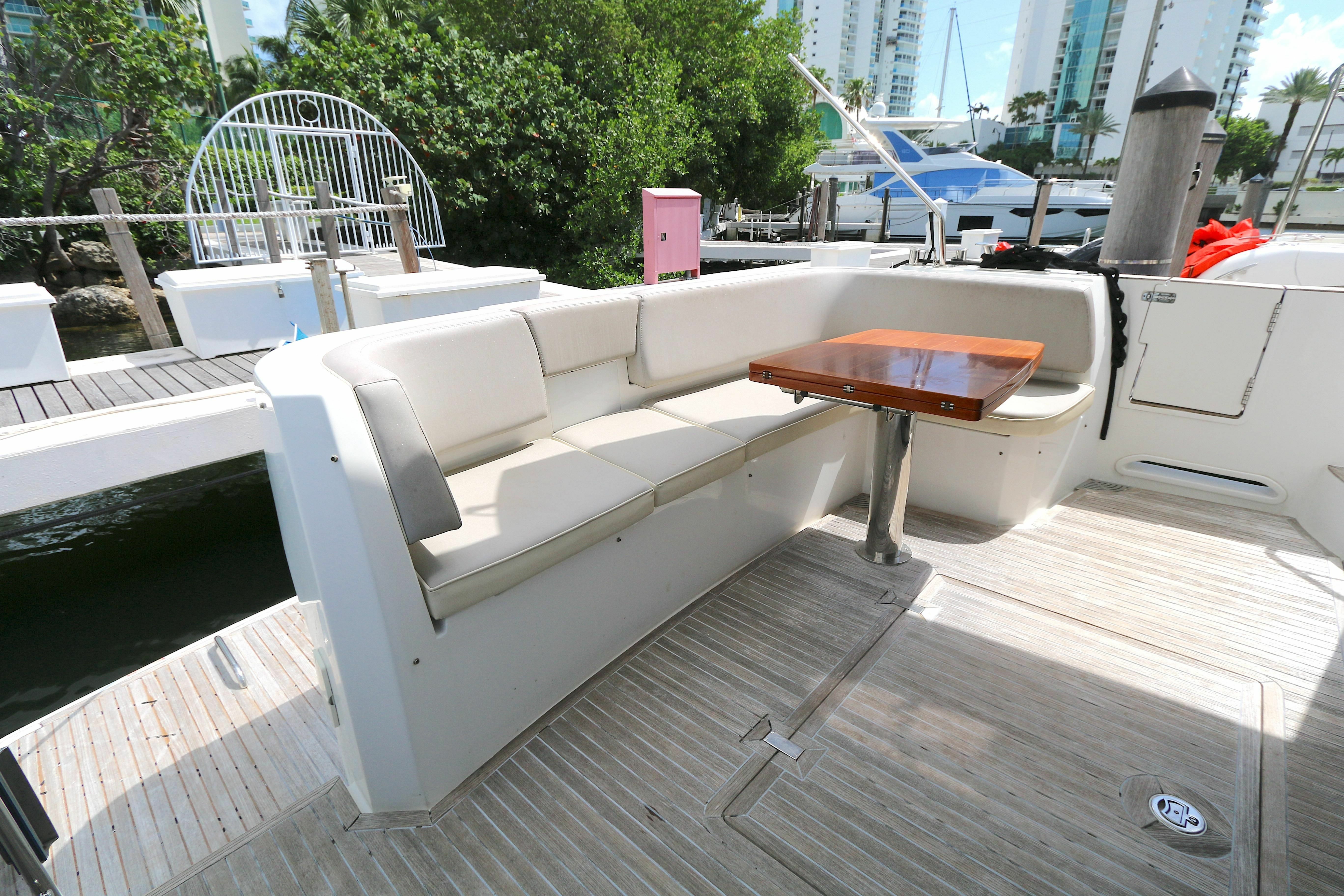 Azimut Magellano 43 | Caprice