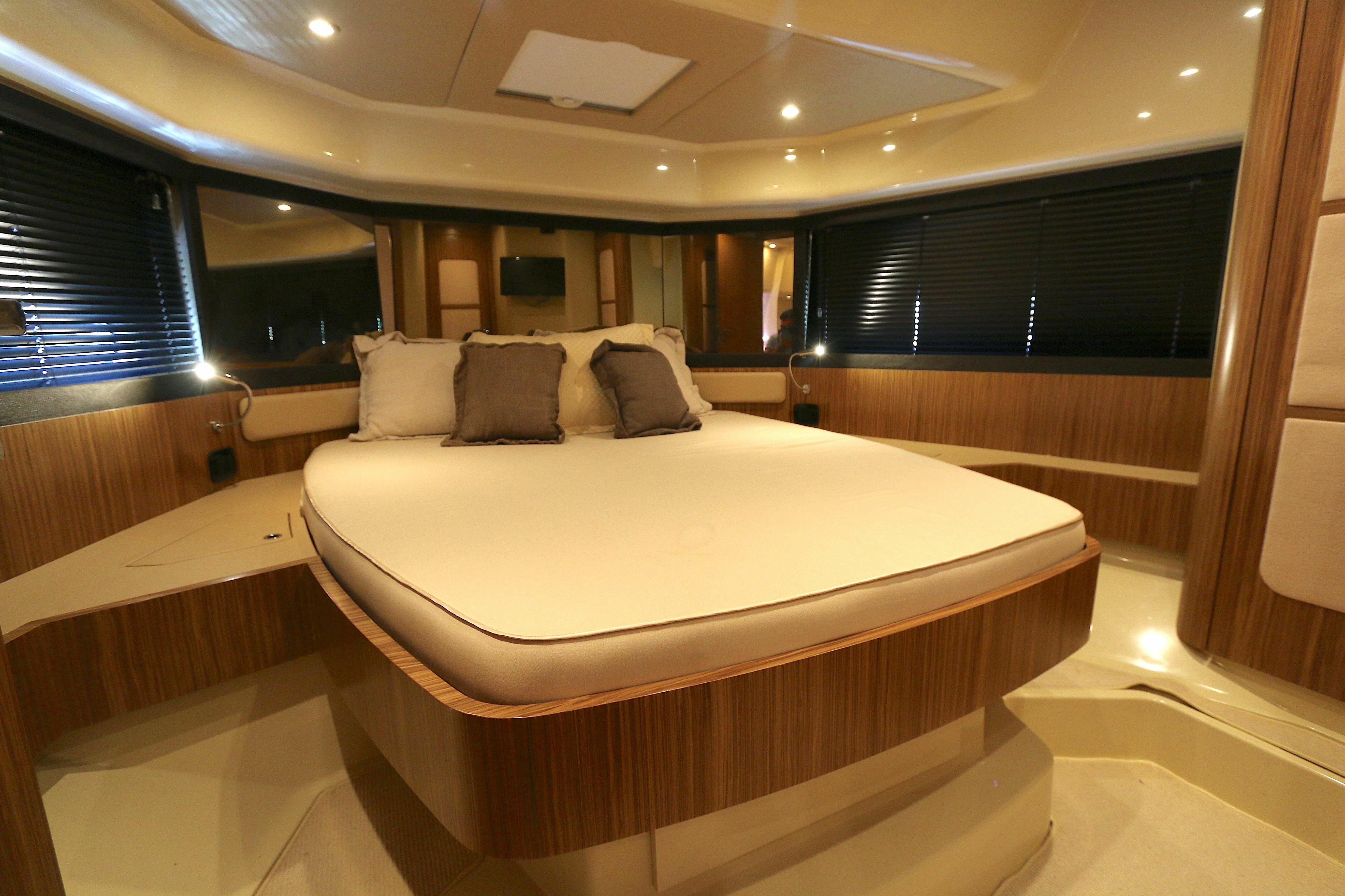 Azimut Magellano 43 | Caprice