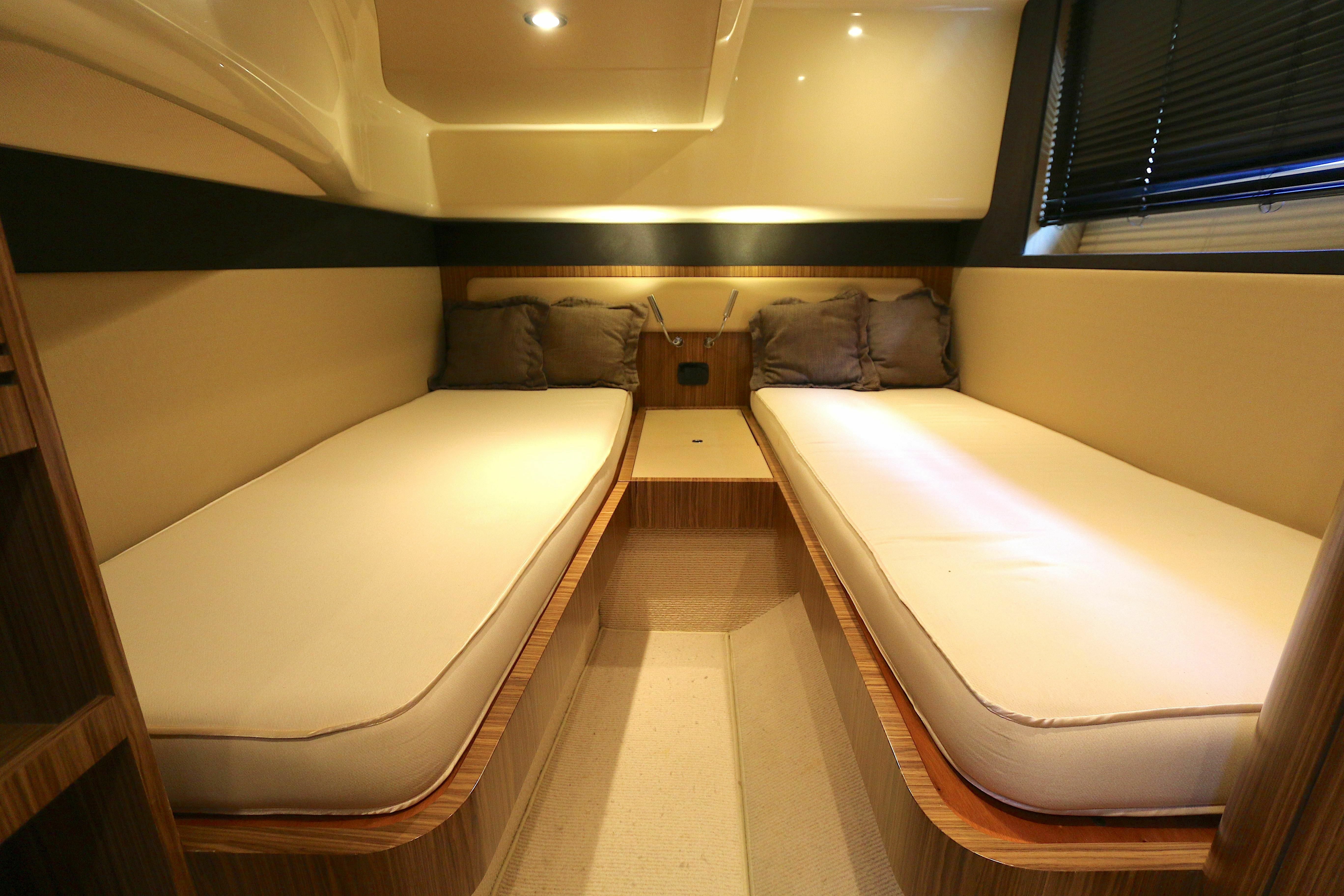 Azimut Magellano 43 | Caprice