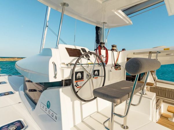 Lagoon 42 | Sunshine