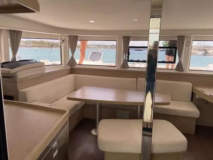 Lagoon 42 | Laurencia