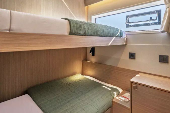 Lagoon 47 | Nava