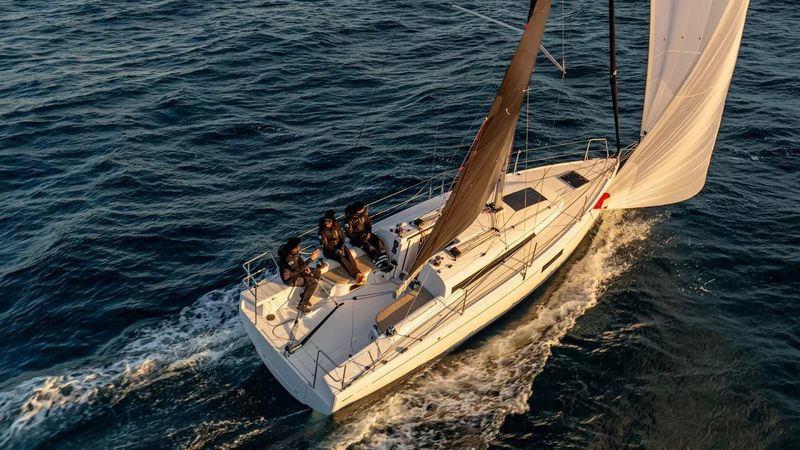 Beneteau First 30 | Helios