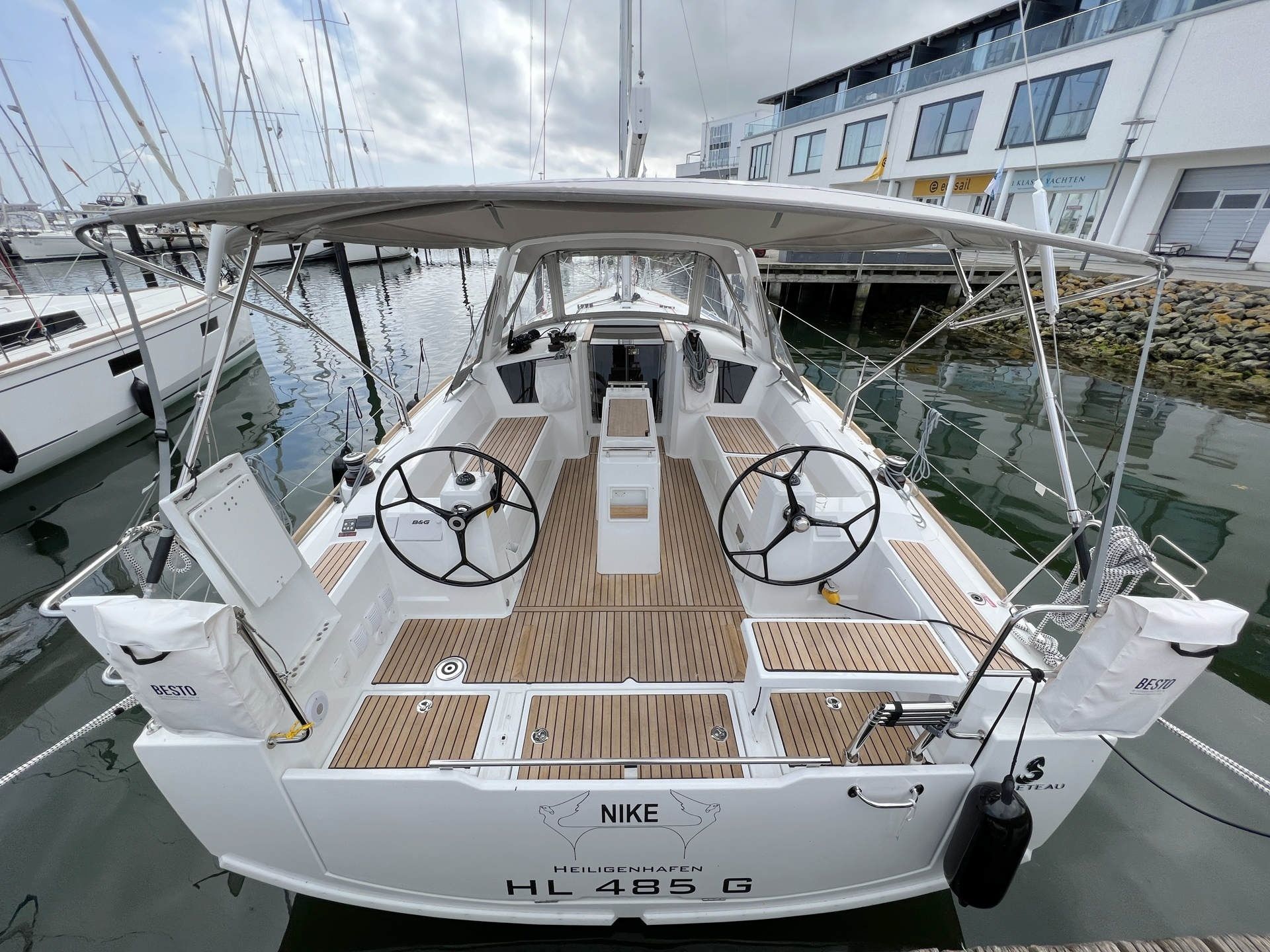 Beneteau Oceanis 38.1 | Nike