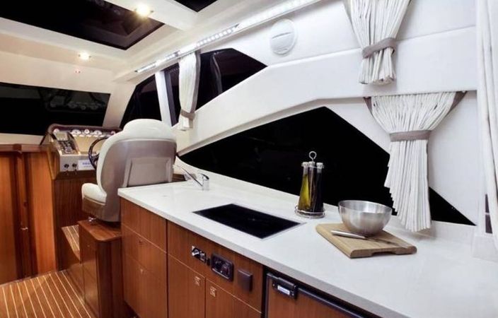 Galeon 350 | Kira
