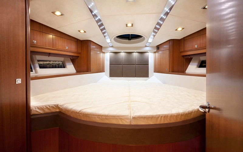 Galeon 350 | Kira