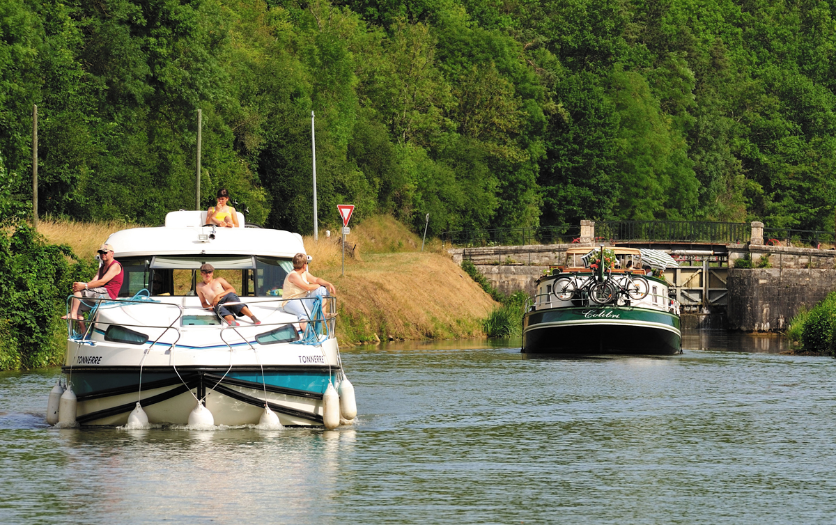 Nicols Sixto + | Scamandre