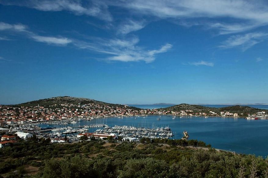 Quicksilver 605 | Open