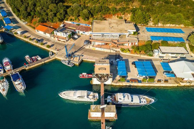 Beneteau Oceanis 38.1 | Flip