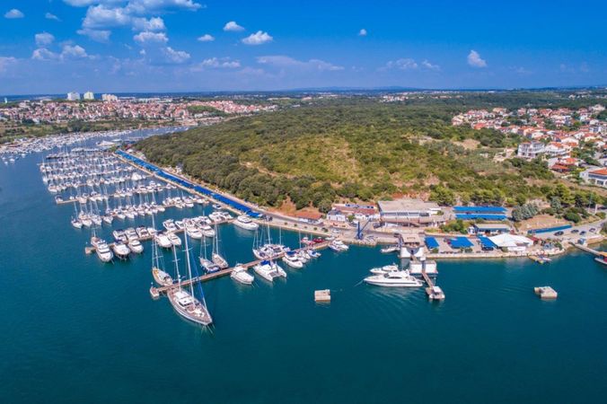 Beneteau Oceanis 38.1 | Flip