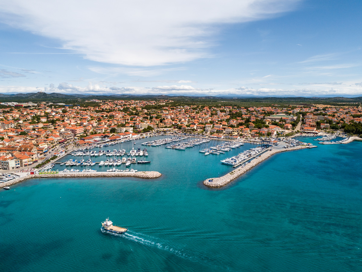 Elan 444 | Abrakadabra