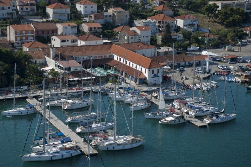 Lagoon 450 F | Calm Point