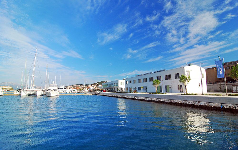 Beneteau Oceanis 46.1 | Lambda