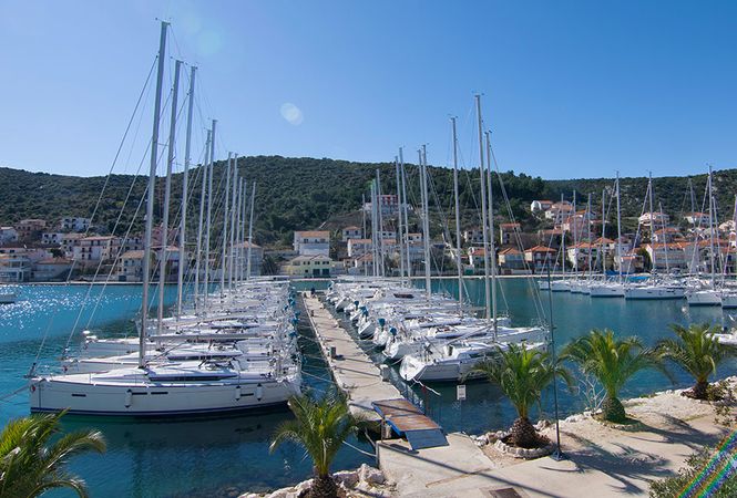 Dufour 44 | Sunsail 24