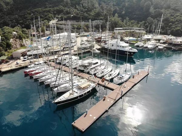 Beneteau Oceanis 37.1 | Uraz