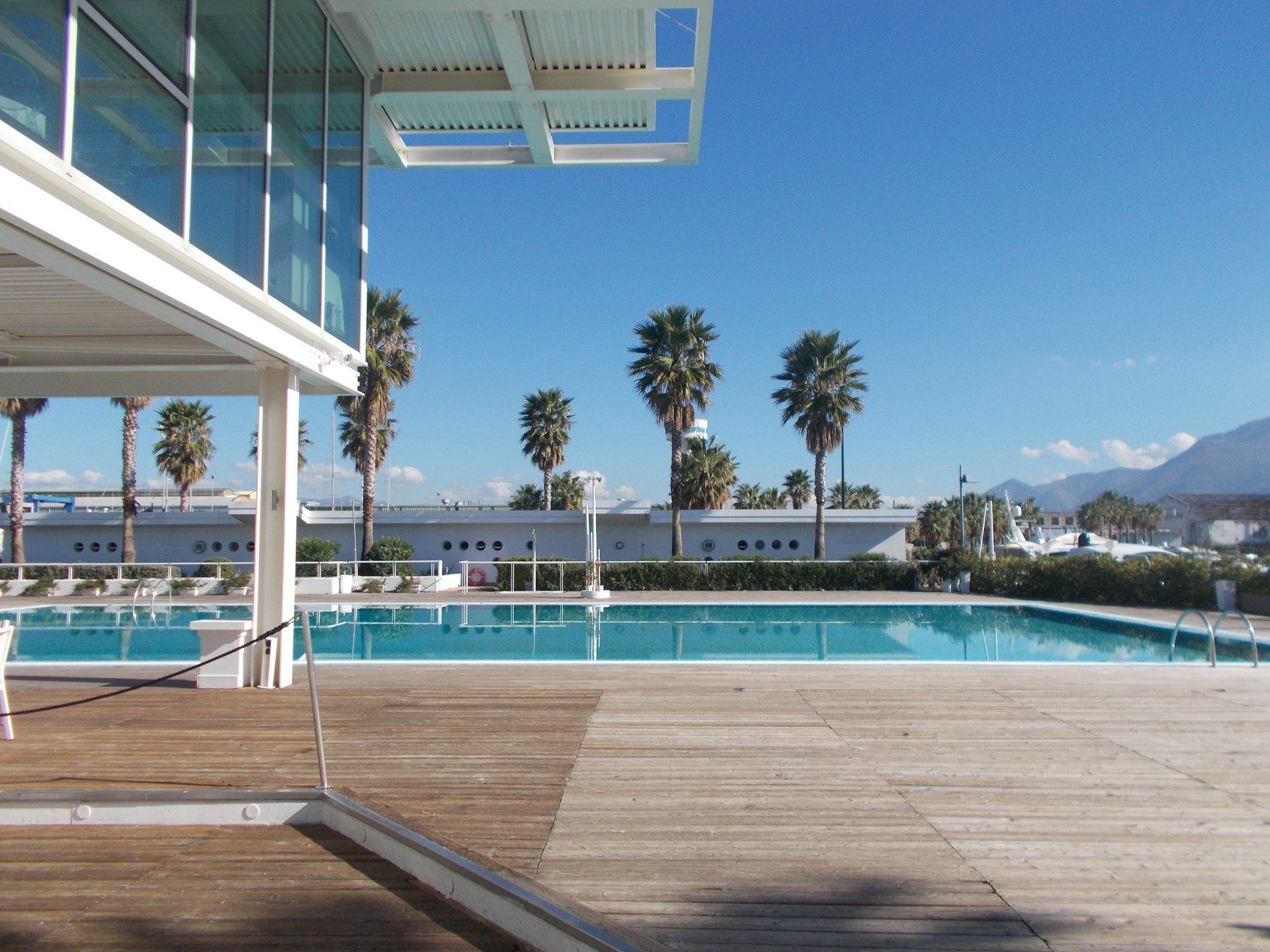 Sunseeker Predator 75 | Twisted