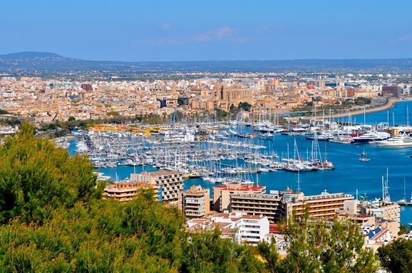 Marina Naviera Balear