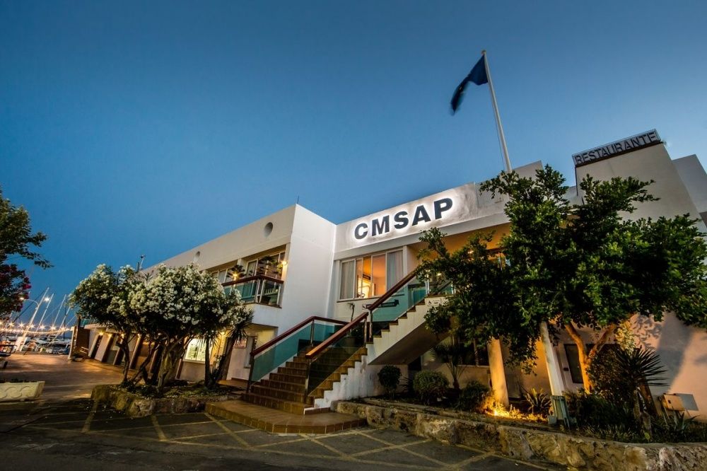 Quicksilver 755 | Sundeck