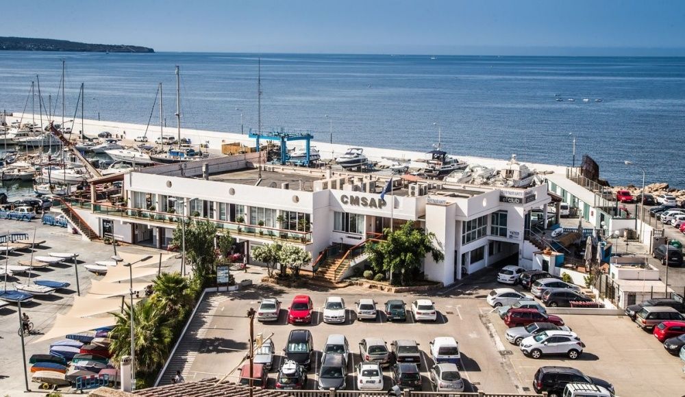 Quicksilver 755 | Sundeck