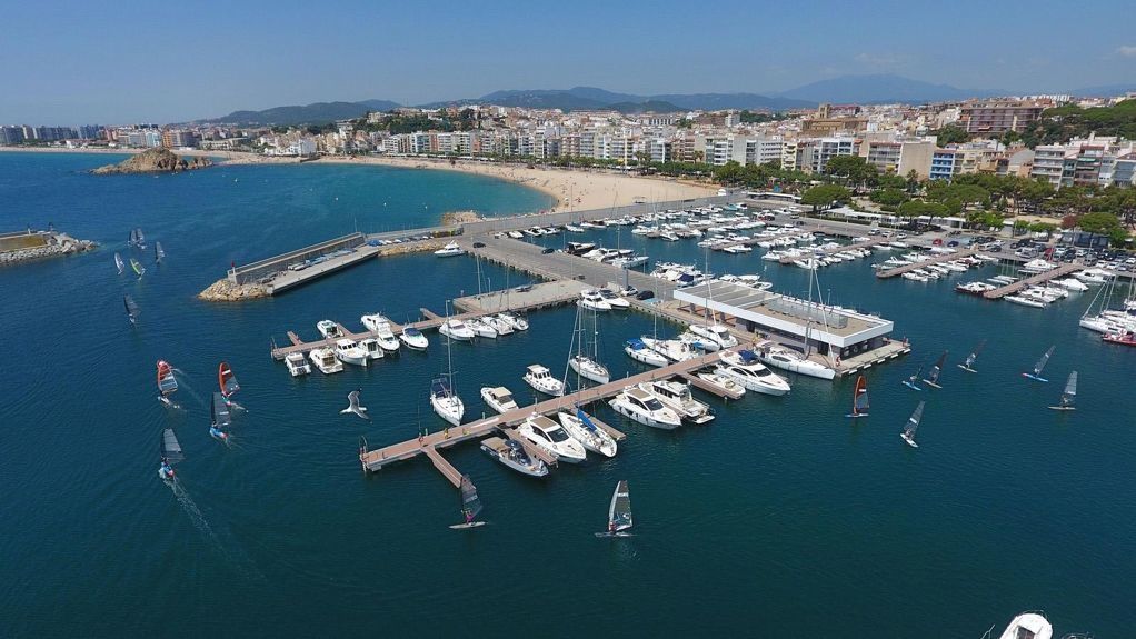 Arkadia 32 Open | Bluesail 24p