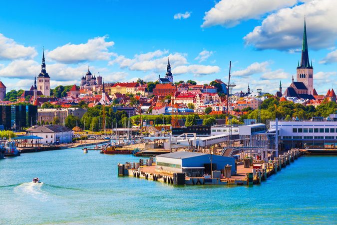 Tallinn: 3 Órás Körút és Városnézés a Következővel: Vitorlás Jacht